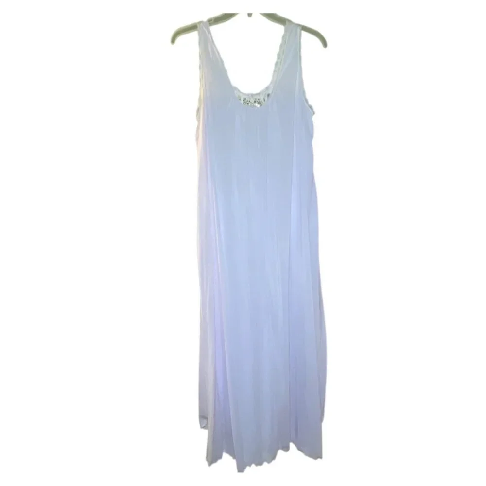 Vintage Lavender Sleeveless Nightgown Lace Accent Floral‎ Detail Coquette Fairy